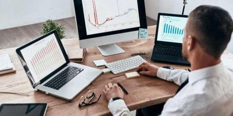 Como Escolher um CRM com WhatsApp para Minha Empresa